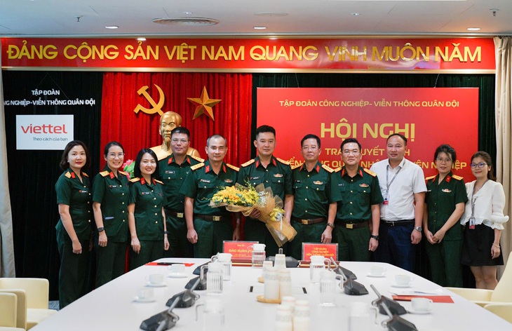 Nhân viên Viettel cứu người lúc thiên tai được đặc cách trở thành quân nhân chuyên nghiệp - Ảnh 3.