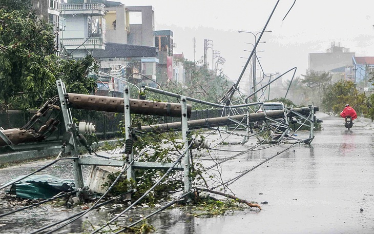 Chủ mở cửa đón khách đến trú bão Yagi, còn hứa tìm việc giúp - Ảnh 6.