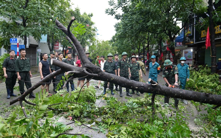 Toàn bộ đất tỉnh Yên Bái bão hòa ẩm, sạt lở xảy ra bất cứ lúc nào - Ảnh 2.