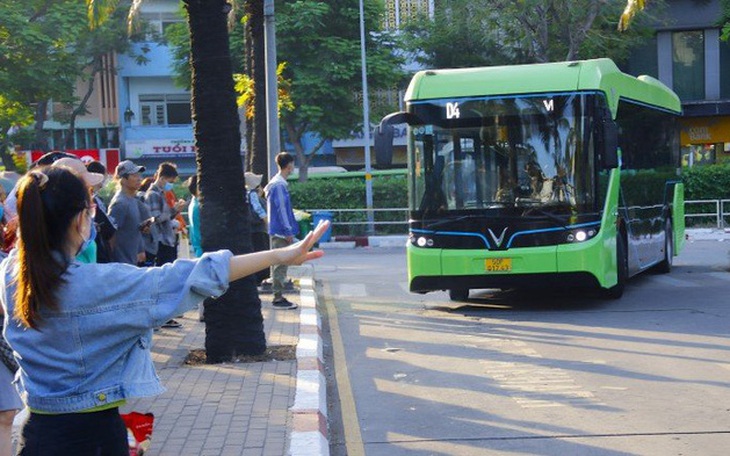 Phủ trạm sạc xe điện công cộng ở bến xe: Rộng cửa đón nhà đầu tư, trạm phải có quy chuẩn chung - Ảnh 2.