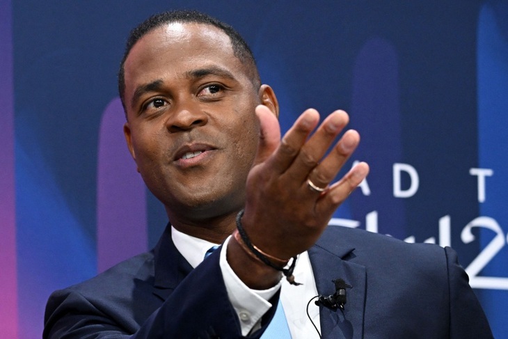 Kluivert và cuộc phiêu lưu "độc nhất vô nhị" - Ảnh 1.