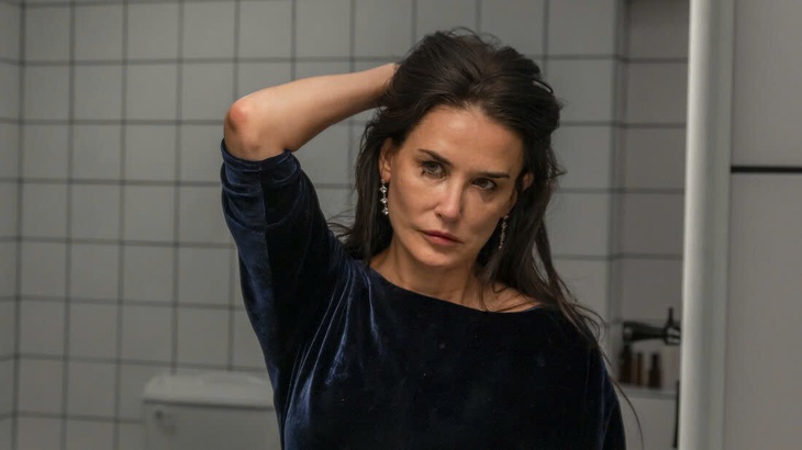 Demi Moore thắng giải Nữ chính xuất sắc tại Critics Choice Awards 2025 - Ảnh 4.