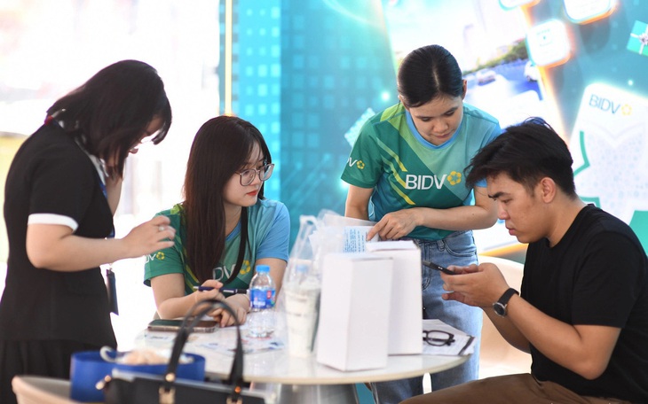 BIDV: Thanh toán không dùng tiền mặt 'cứu nguy' cho môi trường - Ảnh 2.