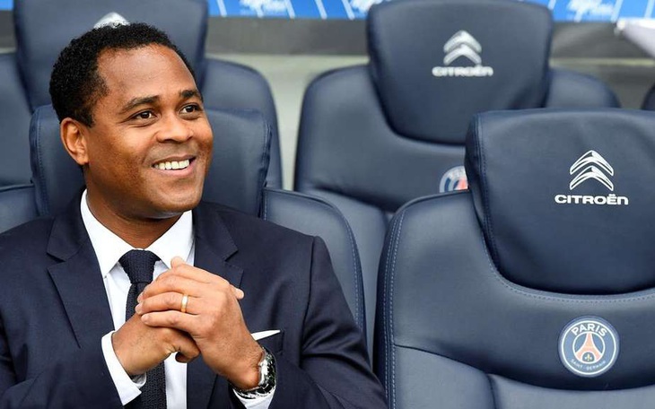 HLV Patrick Kluivert nhận lương thấp hơn nhiều ông Shin Tae Yong - Ảnh 3.