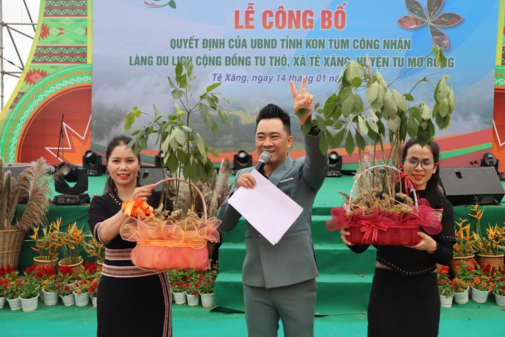 Đấu giá 3,63kg sâm Ngọc Linh 580 triệu đồng làm du lịch - Ảnh 3.