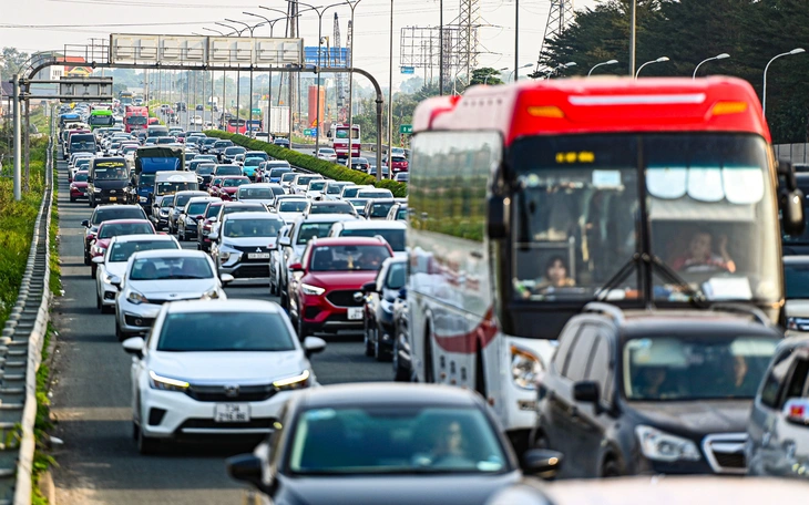 Đề xuất bỏ quy định không lái xe quá 48 giờ mỗi tuần - Ảnh 2.