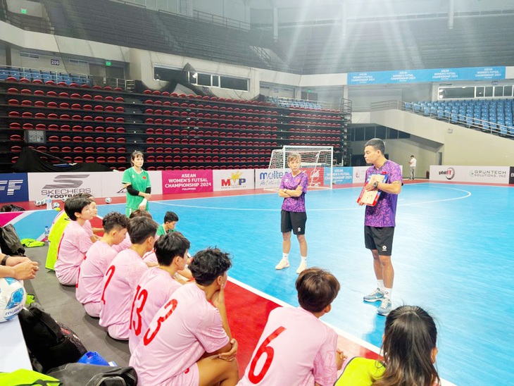 Vòng loại Giải futsal nữ châu Á 2025: Tuyển futsal nữ Việt Nam tự tin vào trận - Ảnh 1.