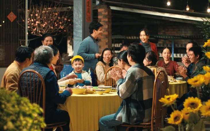 Cộng đồng mạng lại tranh luận 'bài ca muôn thuở': Tết nội hay Tết ngoại? - Ảnh 2.