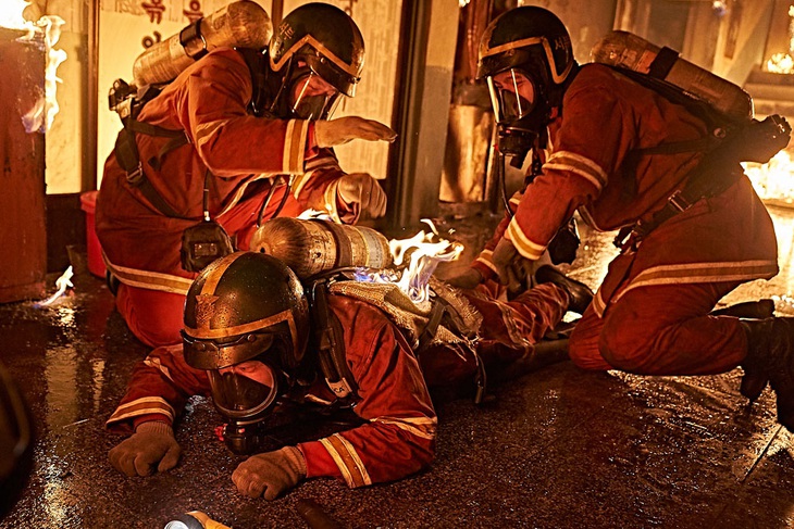 Firefighters - Ảnh 1.