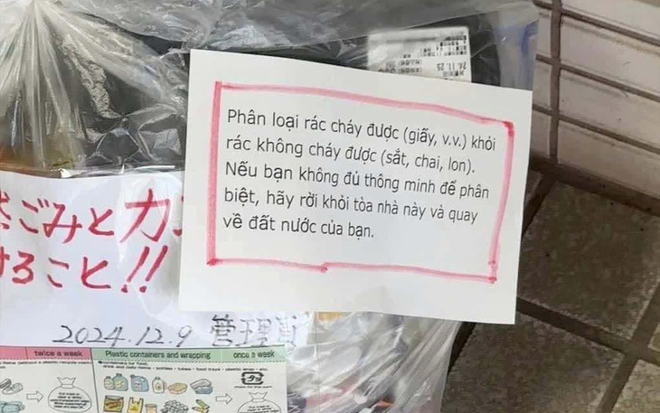 Chiếc áo bị kéo rách của Xuân Son được đấu giá tới 120 triệu đồng - Ảnh 3.