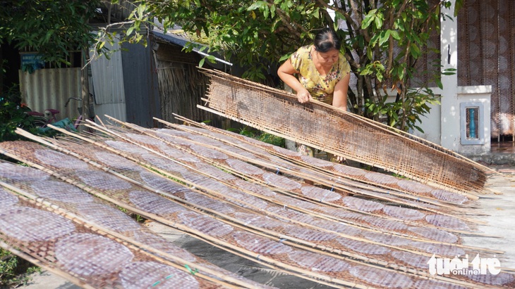 Làng bánh tráng Thạnh Hưng trăm năm có nguy cơ bị xóa sổ? - Ảnh 4.