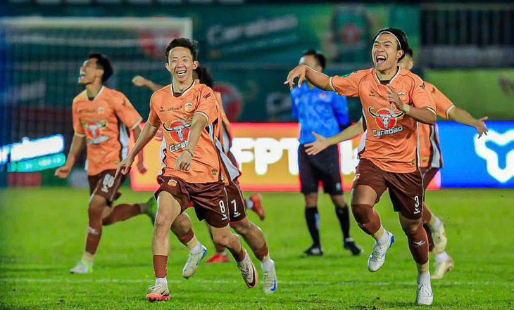 Vòng 10 V-League 2024-2025: Trở lại với nhiều chờ đợi - Ảnh 1.