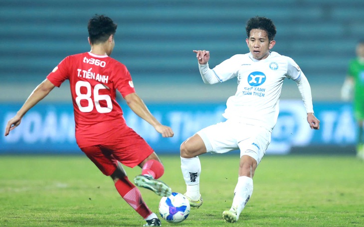 Bảng xếp hạng vòng 10 V-League: Thanh Hóa xây chắc ngôi đầu - Ảnh 2.