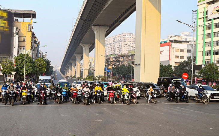 Phó chủ tịch Quốc hội: Bộ Công an cần phối hợp kiểm tra tín hiệu đèn, không để người dân bị oan - Ảnh 2.