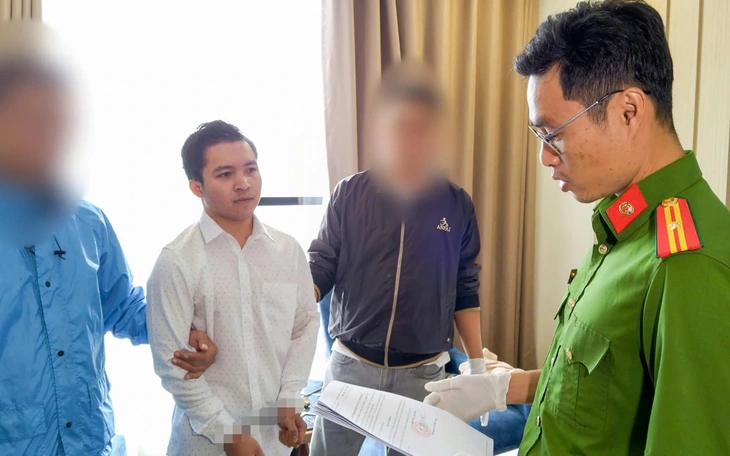 Bắt tay với ‘thần chết’ xúc phạm người khác trên mạng xã hội, bị phạt 5 triệu đồng. - Ảnh 2.