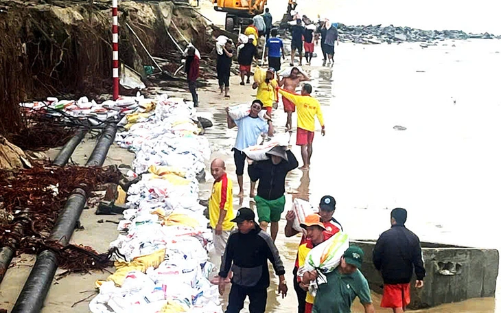 Khách vây kín 'bãi biển đẹp nhất hành tinh", khách sạn Đà Nẵng đạt công suất kỷ lục - Ảnh 8.