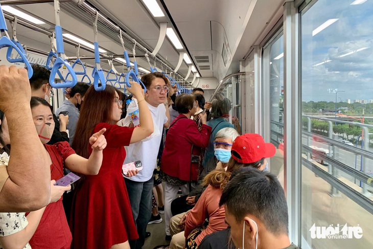 Từ 21-2, khách đi metro số 1 mua vé và vé tháng như thế nào? - Ảnh 1.