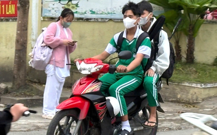 Bạn đọc đề nghị xử lý nghiêm vụ khóa van xăng xe máy ở trường học - Ảnh 3.