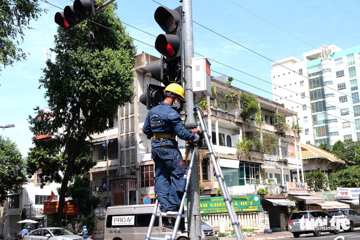 UBND TP.HCM đề nghị quá trình xử phạt vi phạm giao thông phải 'thấu tính, đạt lý' - Ảnh 1.