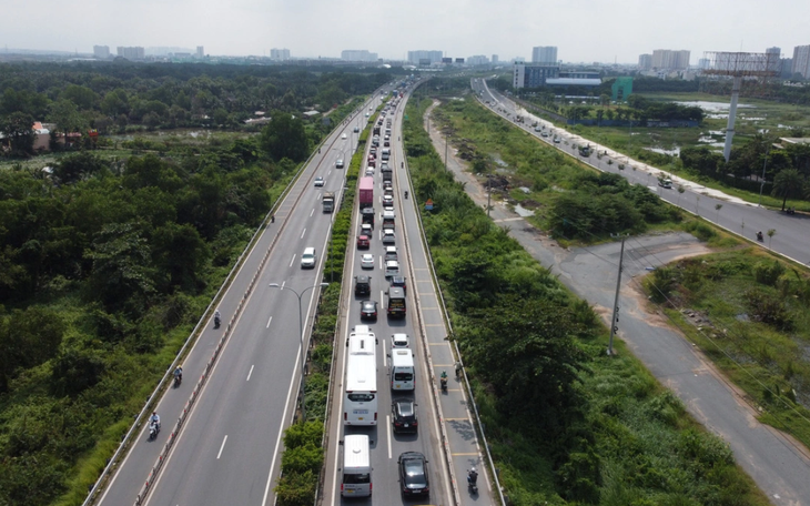 Tính phương án mới để mở rộng cao tốc TP.HCM - Long Thành - Dầu Giây - Ảnh 2.