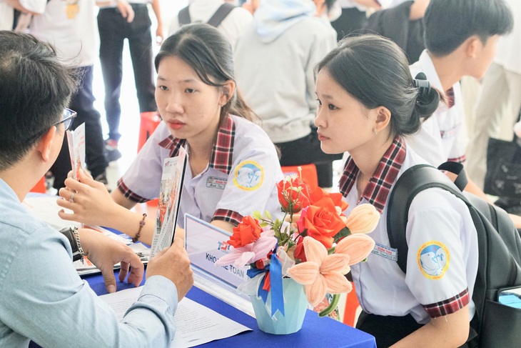 Trường đại học Tôn Đức Thắng tuyển sinh ngành vi mạch bán dẫn - Ảnh 1.