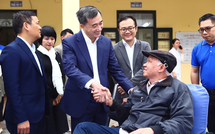Tình người tại trung tâm nuôi dưỡng thương bệnh binh - Ảnh 2.