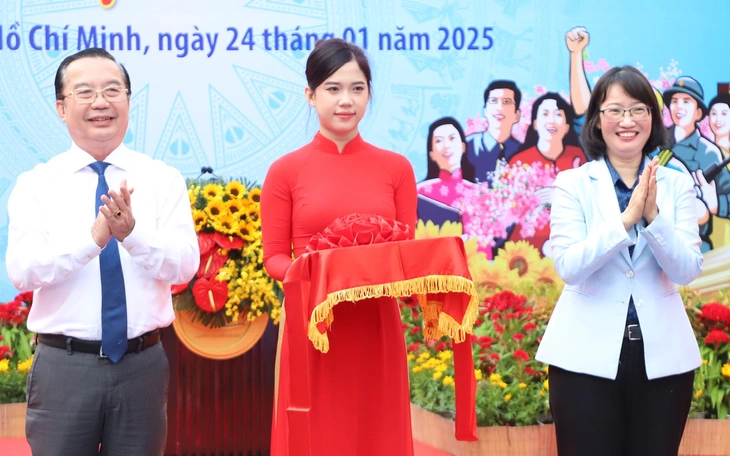 Ngắm TP.HCM hiện đại, năng động qua sách ảnh 'TP.HCM - 50 năm tự hào bản anh hùng ca'  - Ảnh 6.