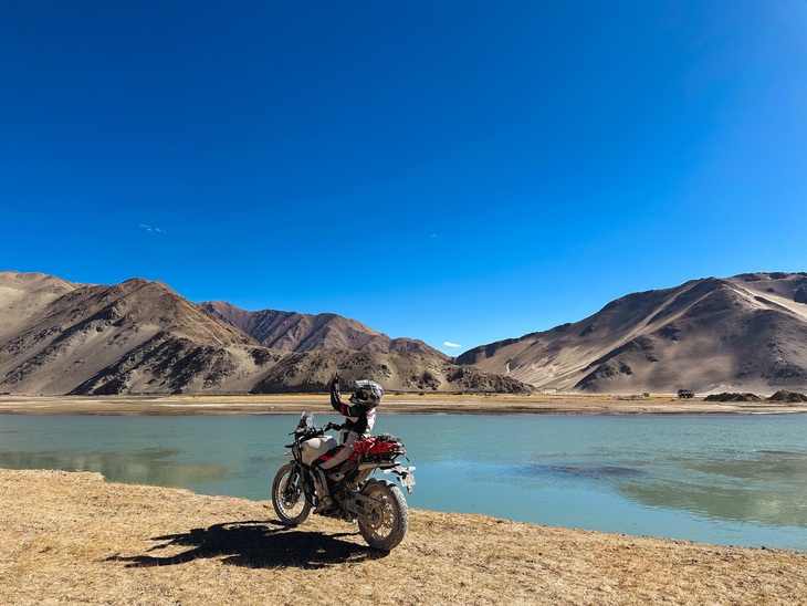 Nữ biker Việt đầu tiên chinh phục đường đèo cao nhất thế giới: 'Tôi chỉ đơn giản là người may mắn' - Ảnh 14.