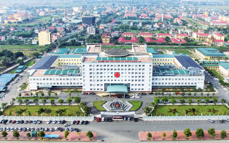 Tạm đình chỉ hoạt động tòa nhà Blooming Tower bên sông Hàn - Ảnh 2.
