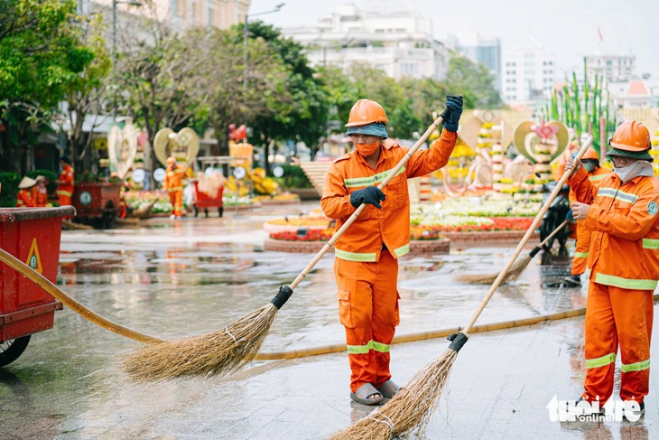 Đường hoa Nguyễn Huệ, TP.HCM đã sẵn sàng cho giờ khai mạc - Ảnh 16.