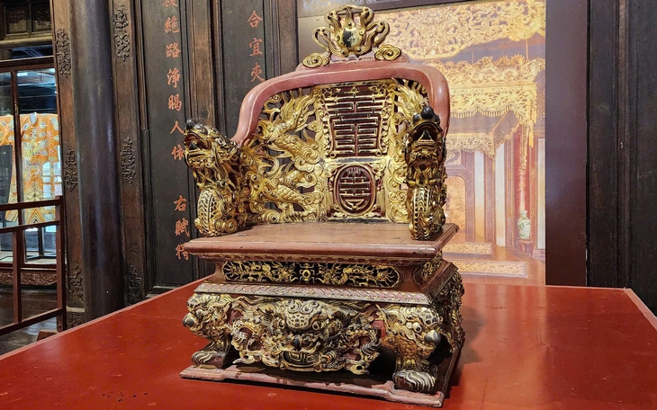 Chấn động: Ngai vàng triều Nguyễn – bảo vật quốc gia bị bẻ gãy - Ảnh 2.