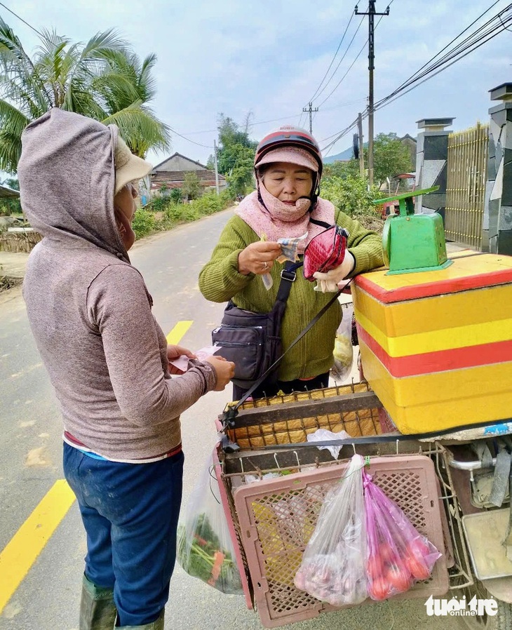 Ba khu chợ độc đáo tại Phú Yên dịp cận Tết khiến du khách thích thú - Ảnh 10.