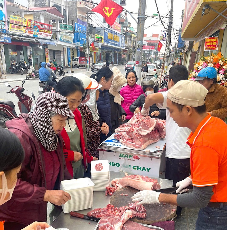 Giá thịt heo tăng cao, các đại gia ngành chăn nuôi lãi lớn - Ảnh 1.