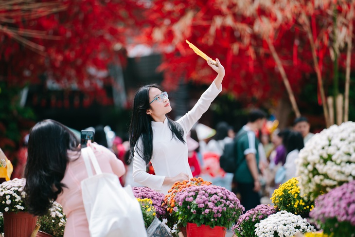 Loạt tuyệt chiêu chụp ảnh áo dài đẹp ngất ngây đón Tết - Ảnh 8. áo dài - Ảnh 8.