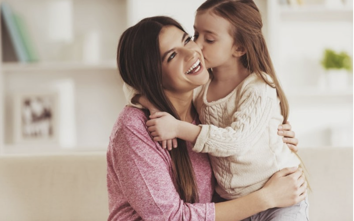 'Cây gậy và củ cà rốt' với con: Làm sao để trẻ tự muốn cố gắng? - Ảnh 2.