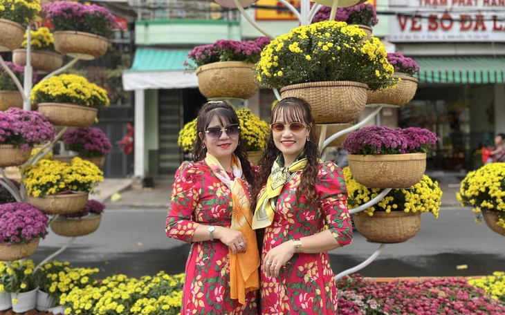 Hỗ trợ nhiều sà lan hàng nghìn tấn phục vụ Lễ hội văn hóa sông nước Cần Thơ - Ảnh 2.