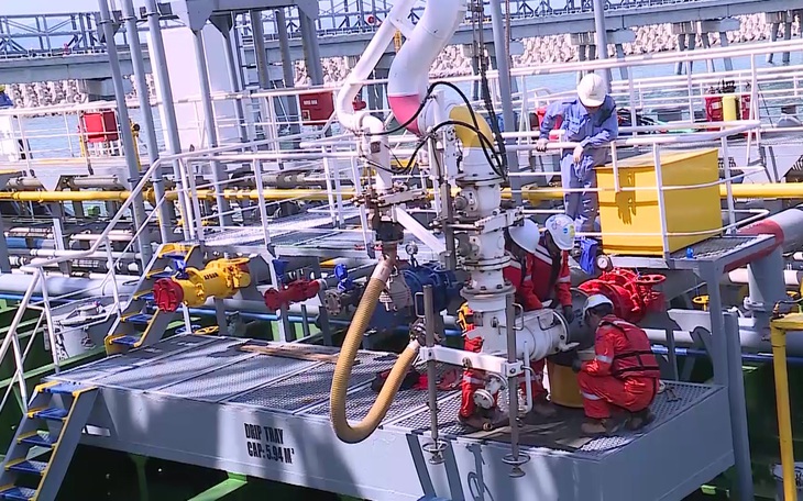 Nhà máy lọc dầu Nghi Sơn lần đầu chế biến thành công dầu thô mới - Ảnh 3.