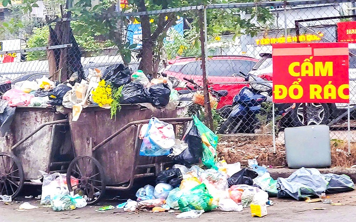 Kinh hoàng rác nhựa ngập tràn - Kỳ 3: Nỗi khổ sống cạnh rác chất đống, dòng kênh thối - Ảnh 3.