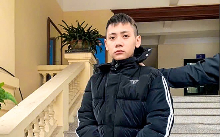 Bắt nghi phạm đấm nữ chủ cửa hàng cướp hai iPhone - Ảnh 3.