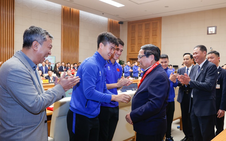 Việt Nam vô địch ASEAN Cup 2024: Nguồn năng lượng mới cho mọi người - Ảnh 4.