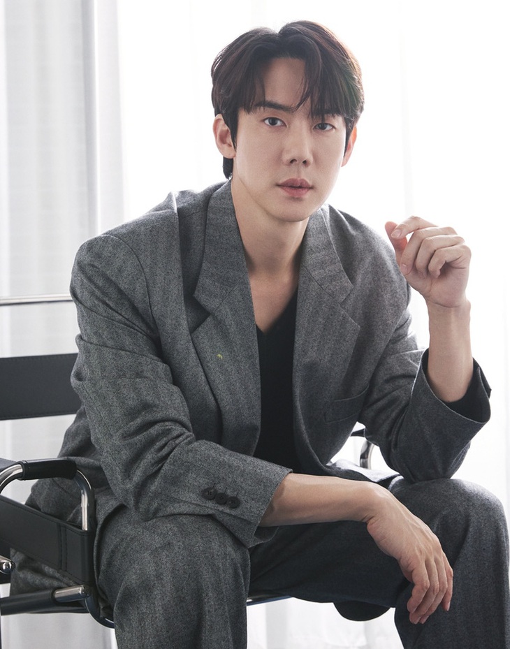 Yoo Yeon Seok ‘Khi điện thoại đổ chuông’ phủ nhận phim giả tình thật - Ảnh 1.