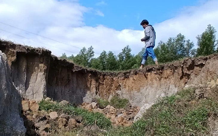 Diễn biến mới vụ làm dự án du lịch sinh thái ‘đe dọa’ cầu đường sắt ở Đà Nẵng - Ảnh 5.