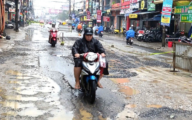 Múc đất đi, để lại ruộng đồng loang lổ ‘hố bom’ rồi làm thủ tục…phá sản? - Ảnh 5.