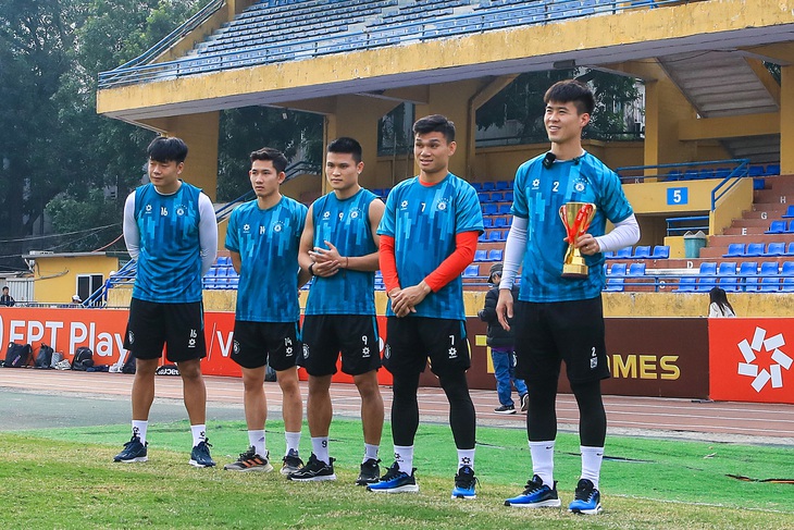 Sau ASEAN Cup 2024, Xuân Mạnh muốn cùng CLB Hà Nội vô địch V-League - Ảnh 1.