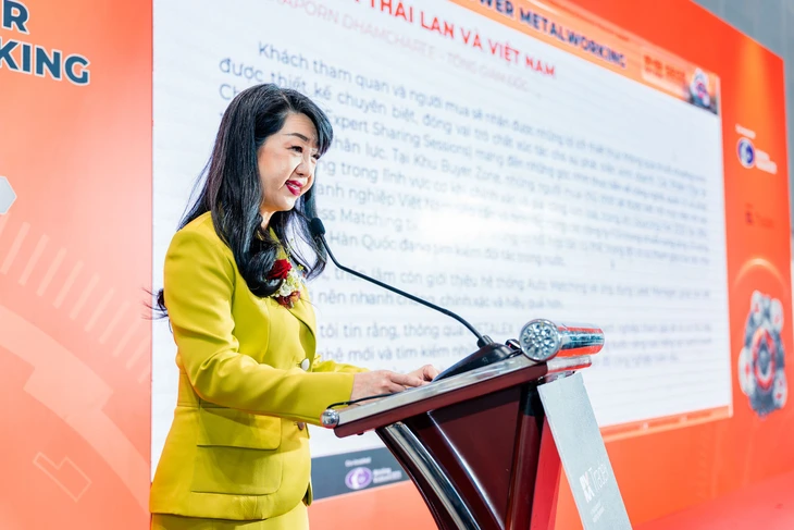 Nhiều ngành công nghiệp tăng trưởng ấn tượng, chuyên gia ngoại phân tích thế nào? - Ảnh 1.