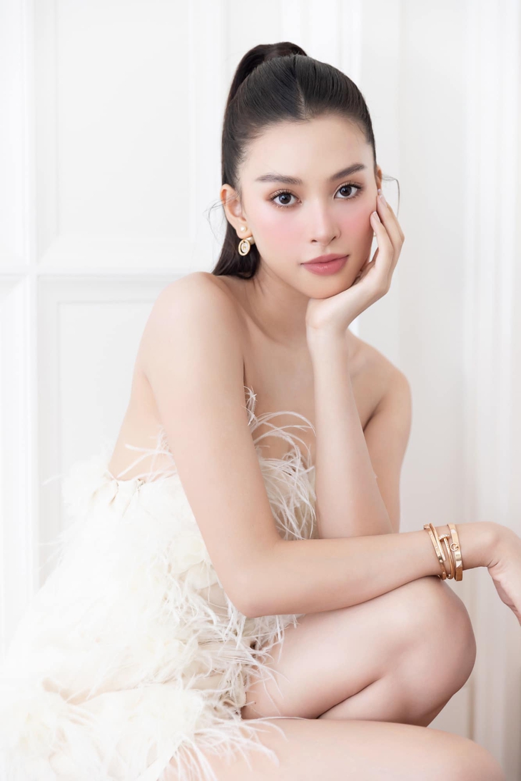 Hoa hậu Thanh Thủy, Tiểu Vy, Lương Thùy Linh hướng về đồng bào bị ảnh hưởng bão Bualoi - Ảnh 1.