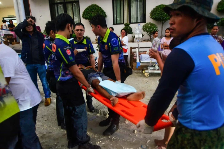 Động đất Philippines: 69 người chết, bệnh viện quá tải - Ảnh 2.