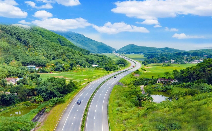 Khởi công dự án mở rộng cao tốc Nội Bài - Lào Cai - Ảnh 2.