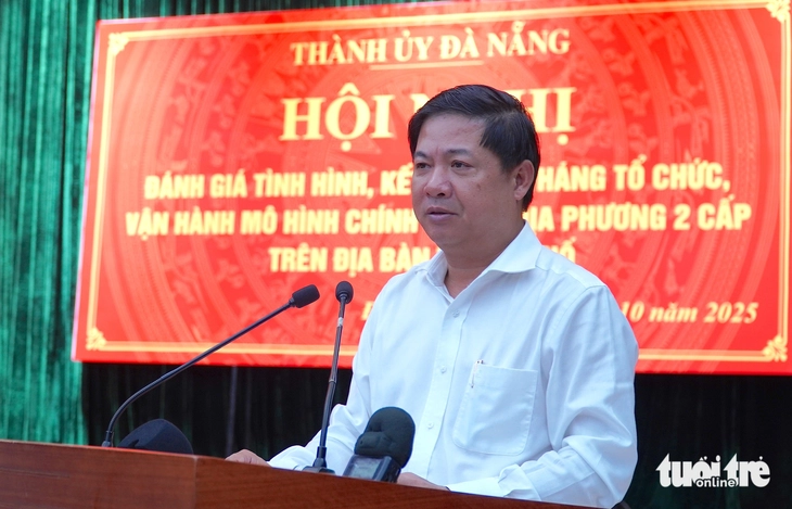 Bí thư Thành ủy Đà Nẵng nói về việc 100 người làm nhiệm vụ của 400 người  - Ảnh 1.