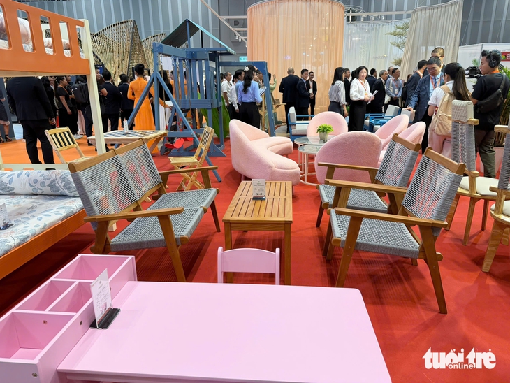 Biến động thị trường xuất khẩu, doanh nghiệp gỗ nội thất quyết tâm về sân nhà - Ảnh 3.